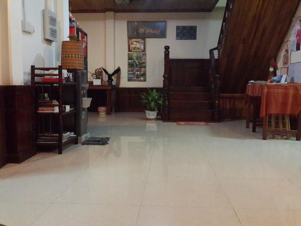 A Tee Guesthouse Luang Prabang Exterior foto