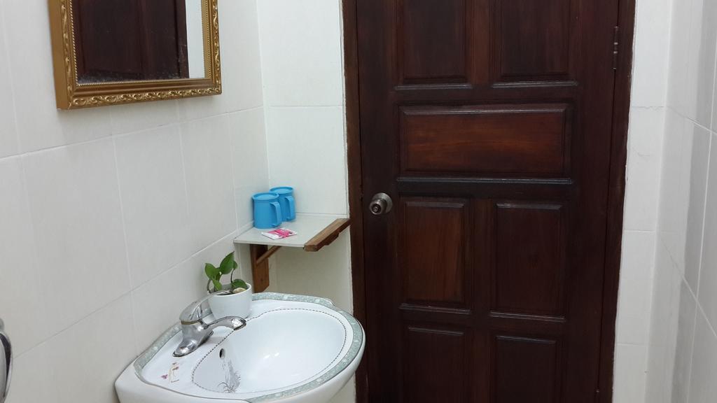 A Tee Guesthouse Luang Prabang Exterior foto