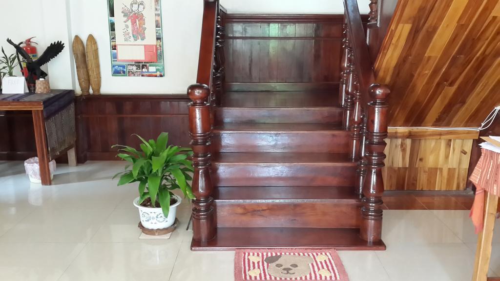 A Tee Guesthouse Luang Prabang Exterior foto