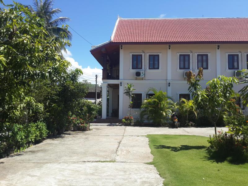 A Tee Guesthouse Luang Prabang Exterior foto