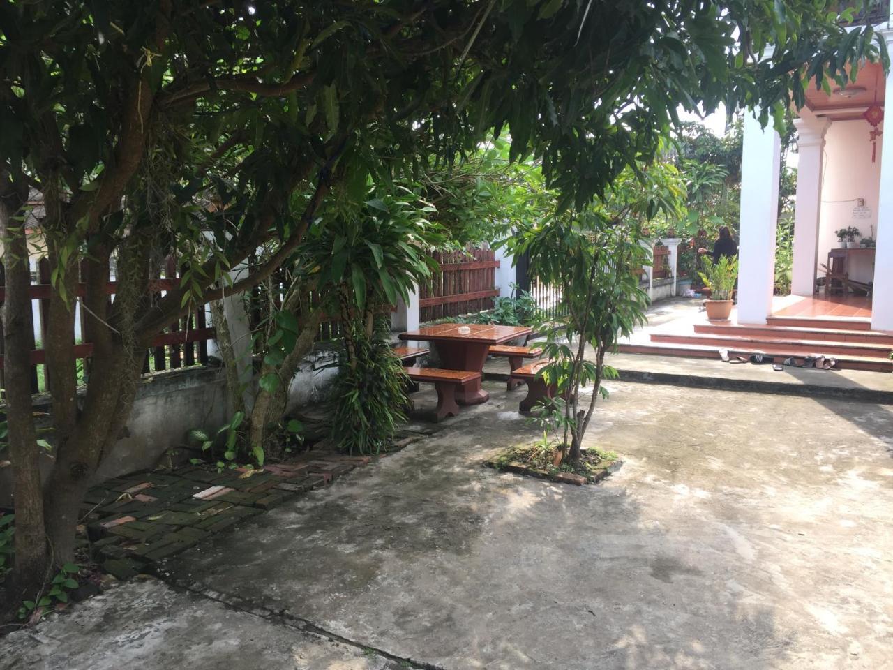 A Tee Guesthouse Luang Prabang Exterior foto