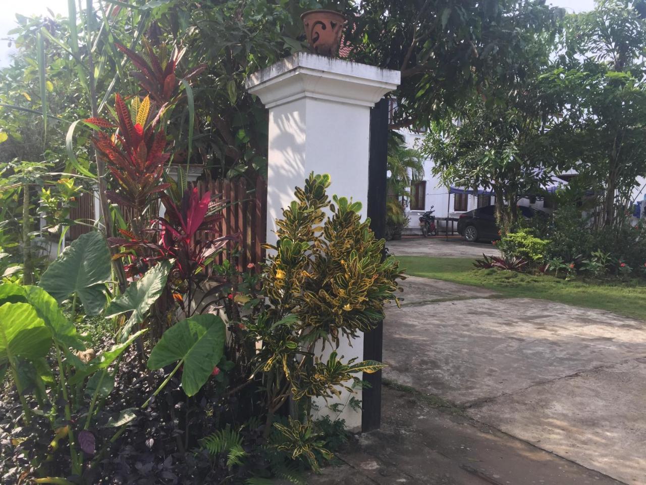 A Tee Guesthouse Luang Prabang Exterior foto